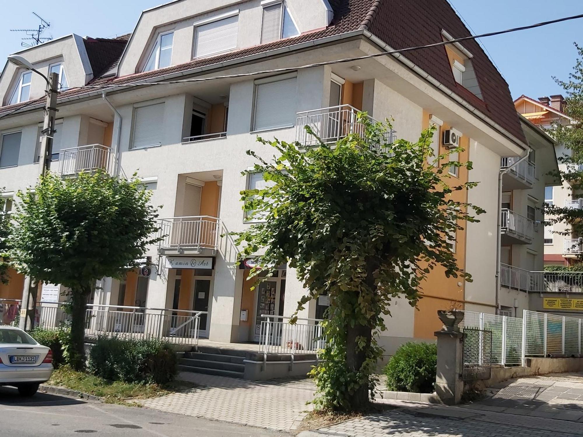 Centrum 2 Apartmanok Хевиз Экстерьер фото