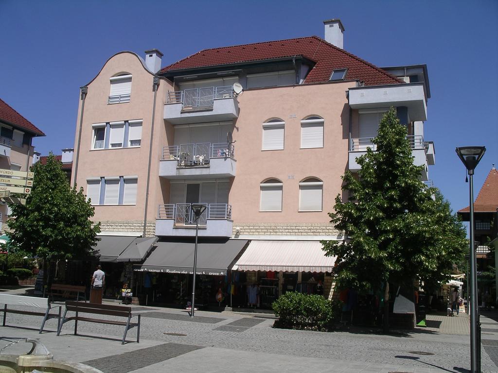 Centrum 2 Apartmanok Хевиз Экстерьер фото