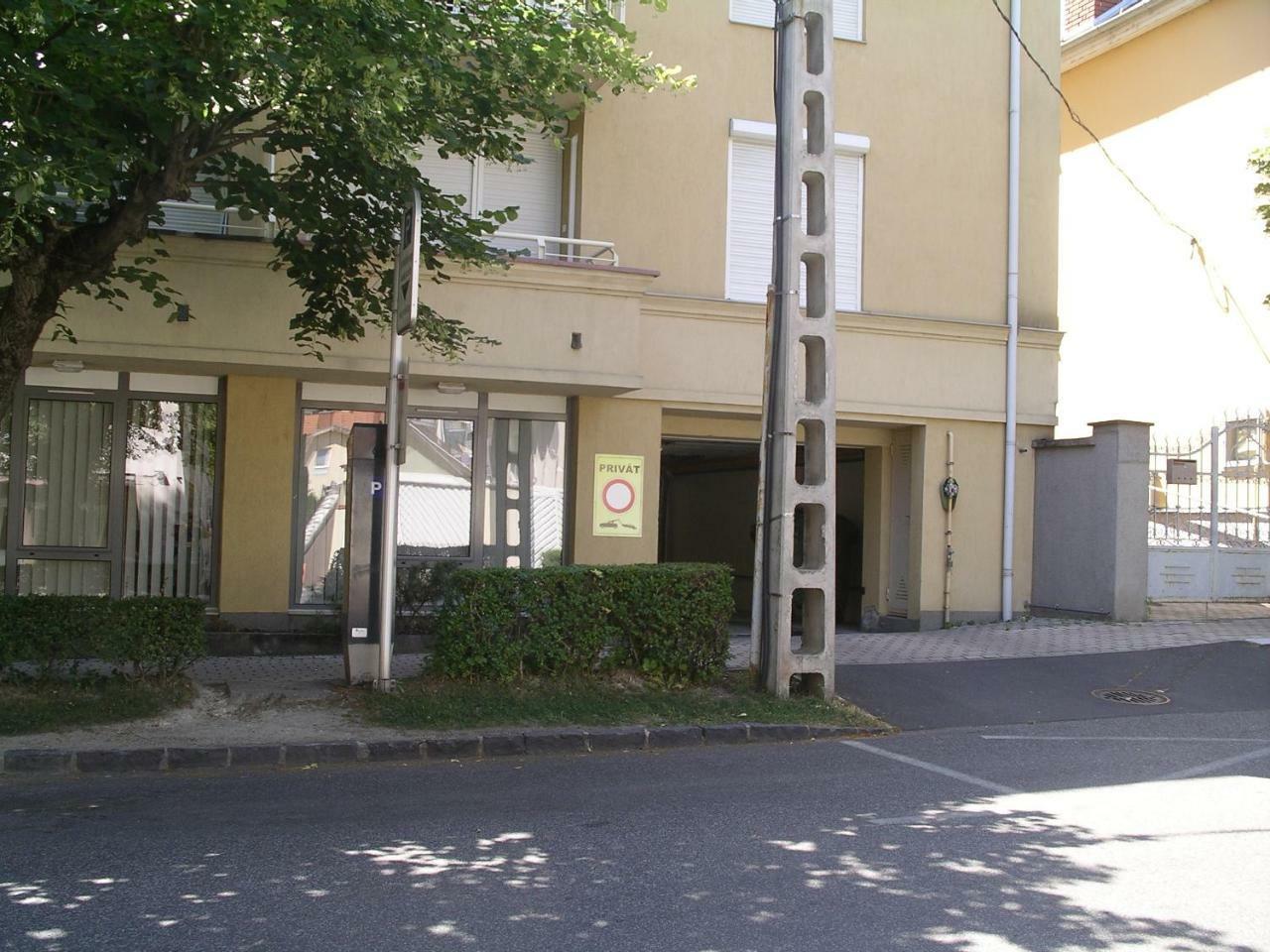 Centrum 2 Apartmanok Хевиз Экстерьер фото